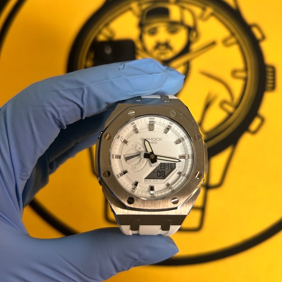 Casio G-Shock GA-2100 “CasiOak” – Silver Custom Bezel, White Dial & Strap, Analo - Picture 8 of 11